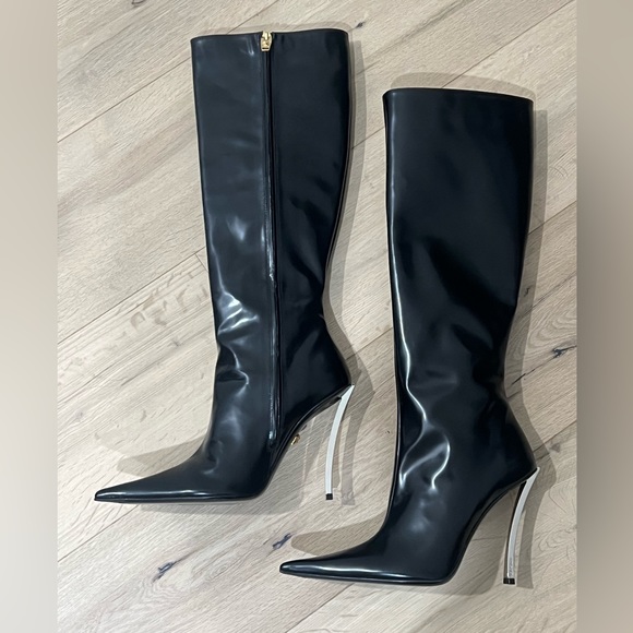 Versace Pin Point Boot - never worn - Picture 5 of 8